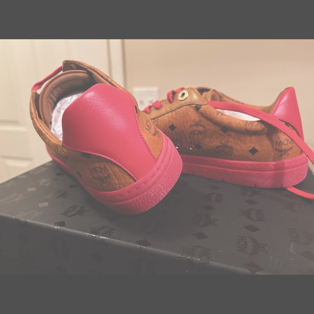 Brand New Size 39women sneakers